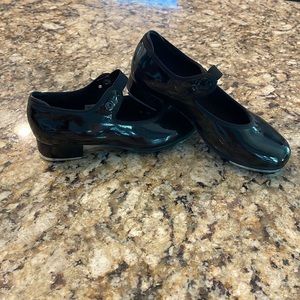 Like new Bloch tap shoes size 1W